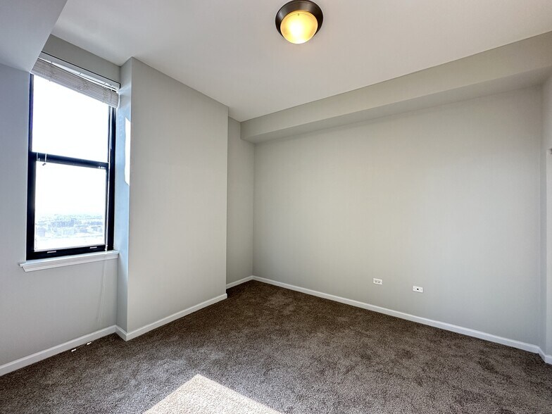 Building Photo - 1464 S Michigan Ave