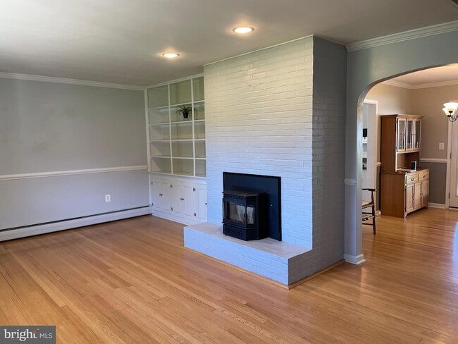 Building Photo - 339 Hook Rd