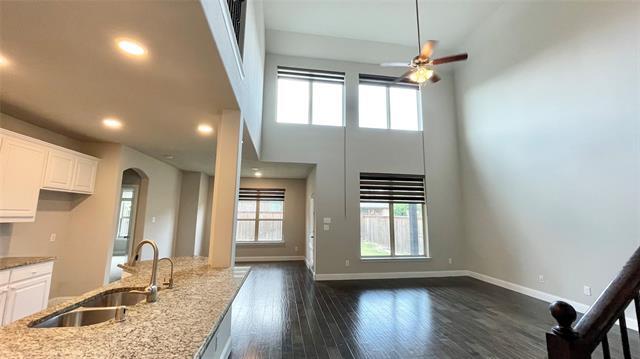 Building Photo - 8700 Tutbury Pl