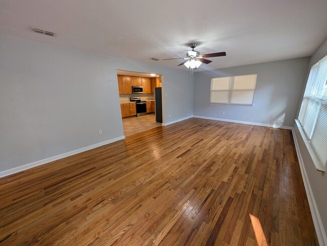 Building Photo - 2114 High Rd