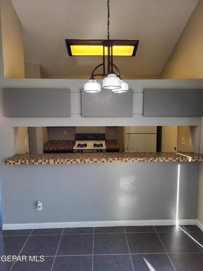 Building Photo - 1802 Frank Sinatra Pl
