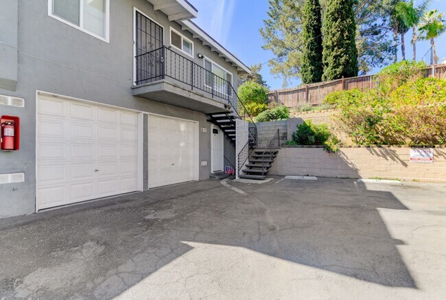 Building Photo - 617-617 Truly Terrace