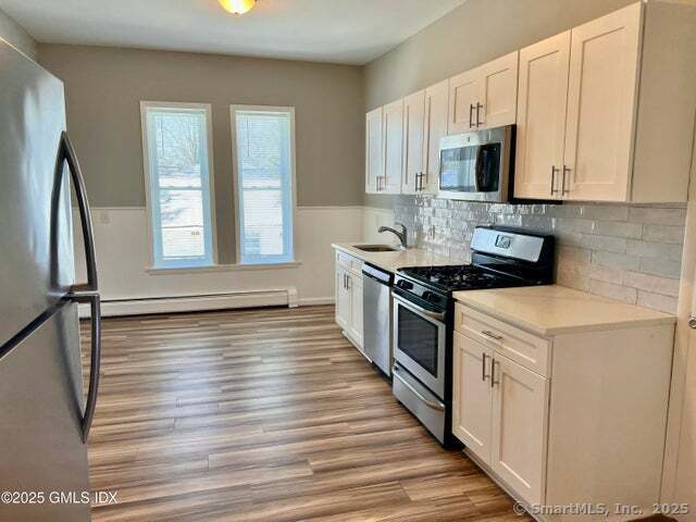 Building Photo - 300-302 Soundview Ave