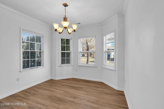 Building Photo - 40 Thistledown St