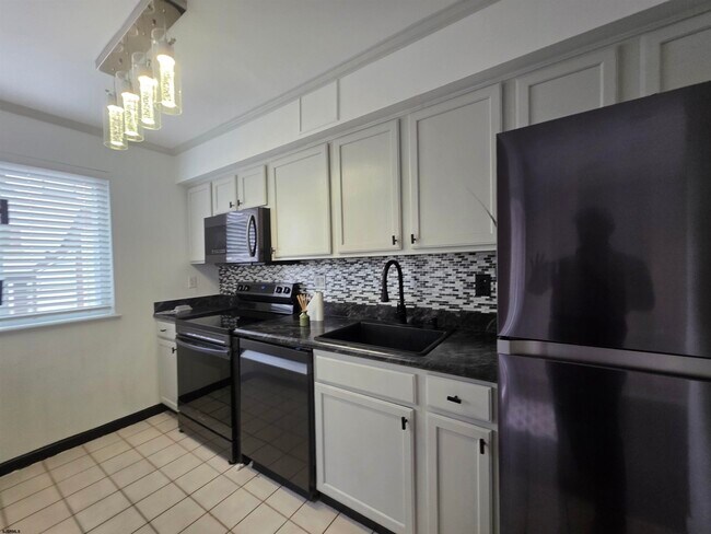 Building Photo - 2425 Arbor Ct