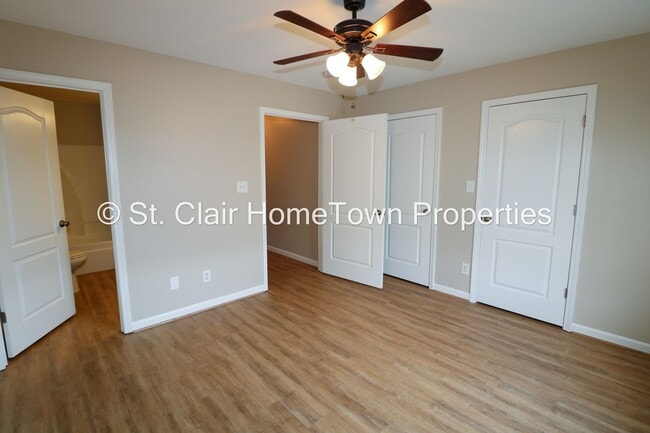 Building Photo - Newly Renovated Triplex