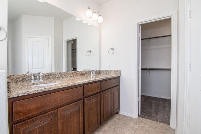 Building Photo - 2312 Sky View Rd