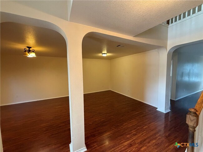 Building Photo - 212 Lottie Ln