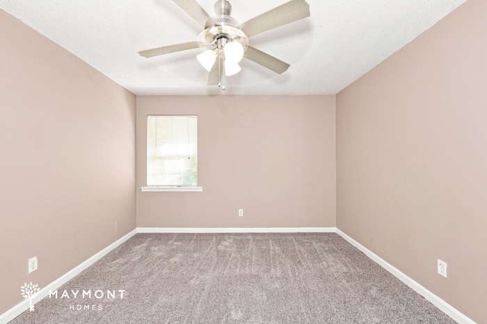 Building Photo - 1333 Turf Dr