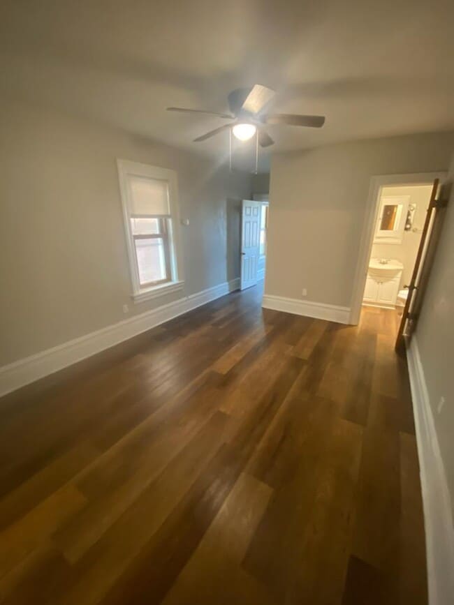 Building Photo - 709 E 22nd St