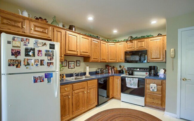 Building Photo - 4080 Darius Dr