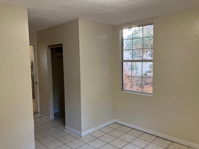 Building Photo - 39500 Lincoln Ave