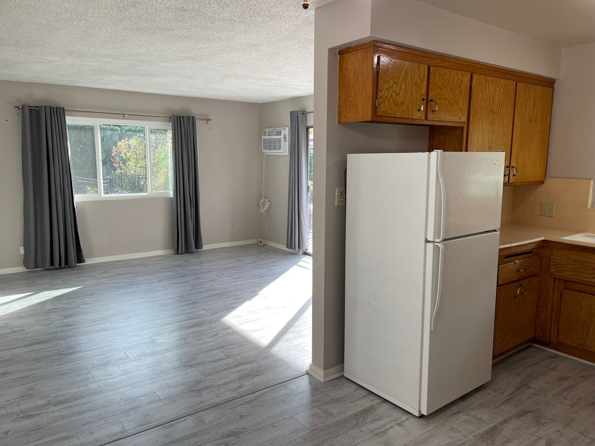 Living Room/Dining Room - 2328 N Beachwood Dr