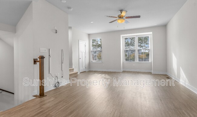 Building Photo - 432 Westport St