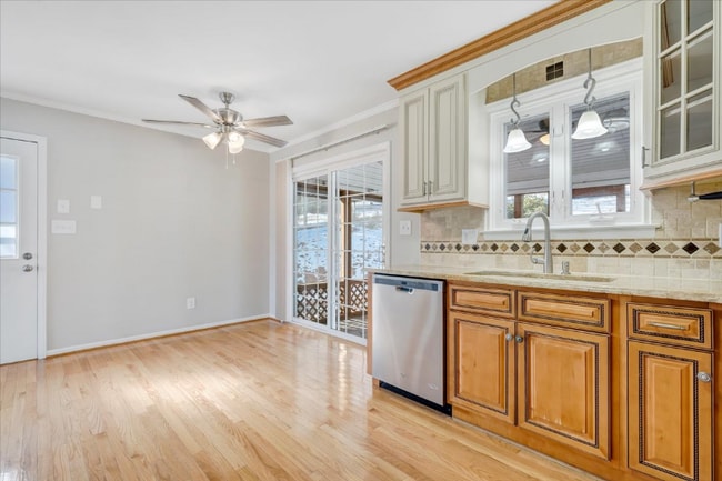Building Photo - 518 Hillview Dr