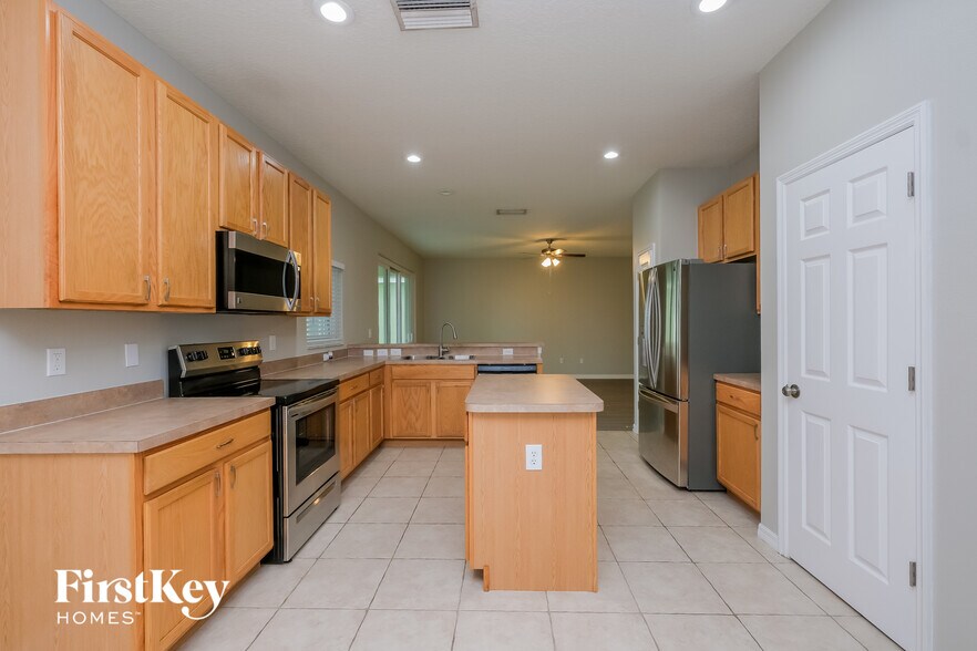 Building Photo - 11108 Creek Haven Dr