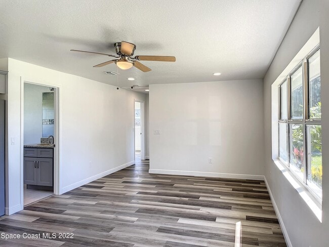 Building Photo - 124 Bermuda St