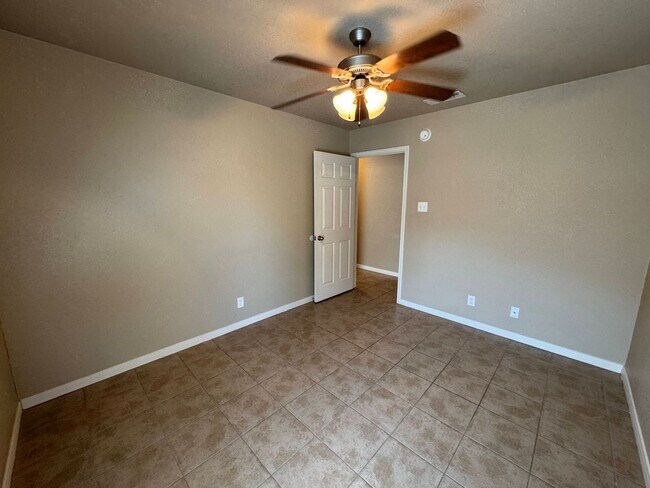 Building Photo - 1301 Powder River Dr