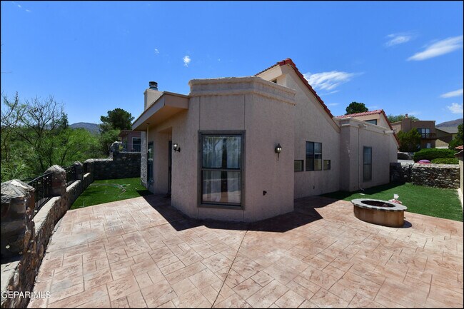 Building Photo - 3212 Canyon Point Ln