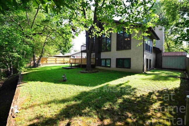 Building Photo - 8316 S Pittsburg Ave