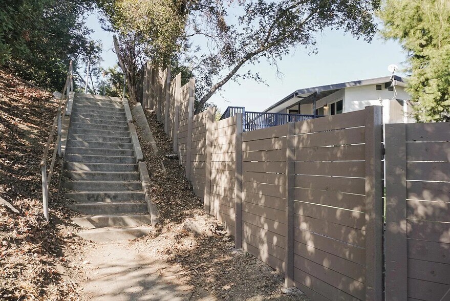 Building Photo - 430 Terrill Ave