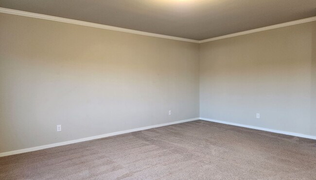 Building Photo - Luxury living in Lacey!