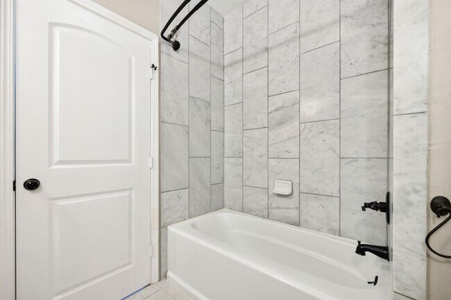 Building Photo - 3202 Breezy Pines Ct