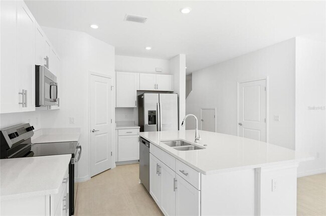 Building Photo - 15156 Cuzcorro Ct
