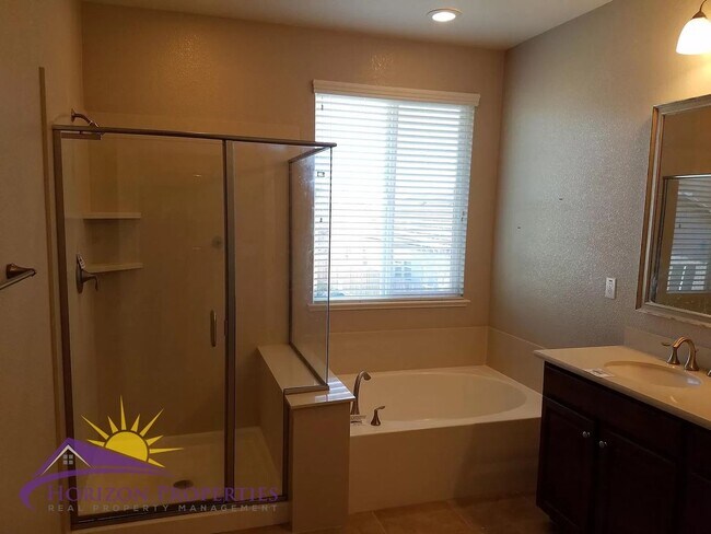 Building Photo - Spacious 5 Bed 4 Bath 3 Car Garage 2,980 Sq. Ft. Fiddyment Ranch Home in Roseville