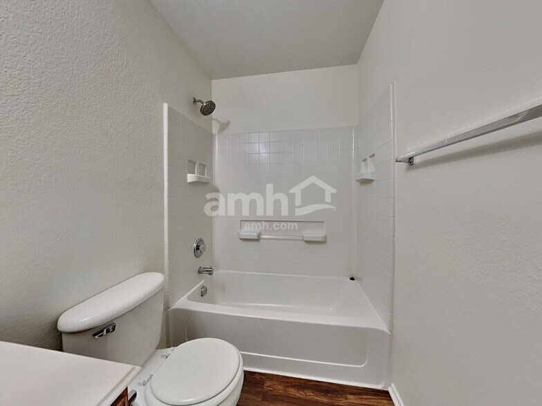 Building Photo - 1140 Jamie Dr