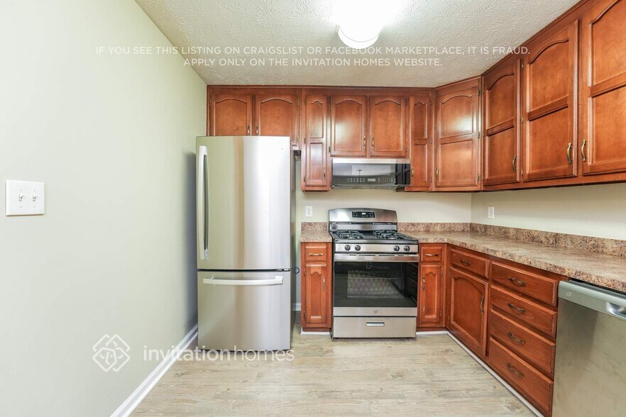 Building Photo - 2705 Candler Ct