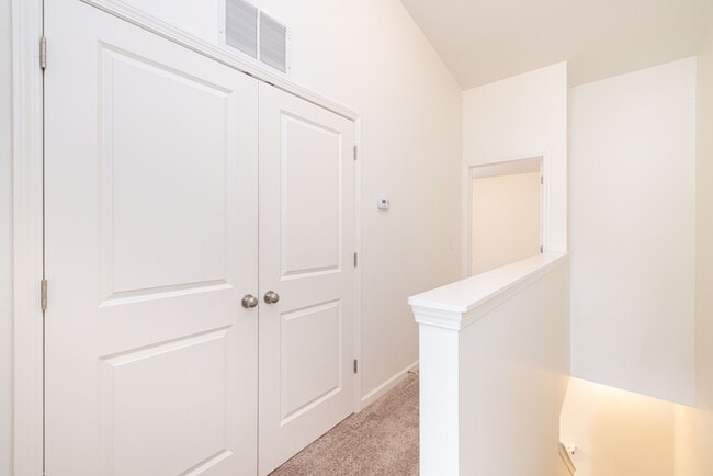 Building Photo - GREAT 2 Bedroom Townhome Regent Park - AVAILABLE MAY 2026