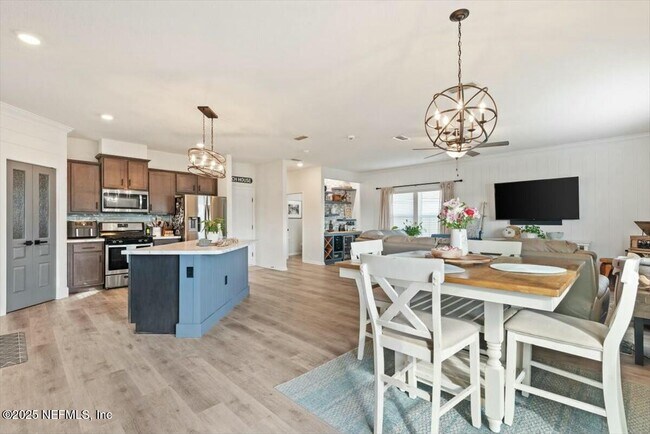 Building Photo - 184 Logrono Ct