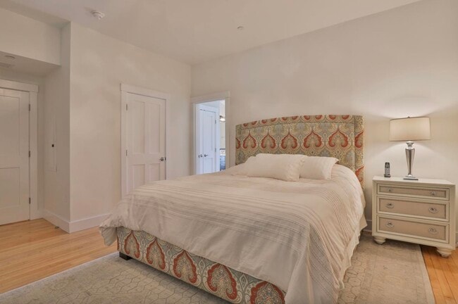 Building Photo - 26 N Main St