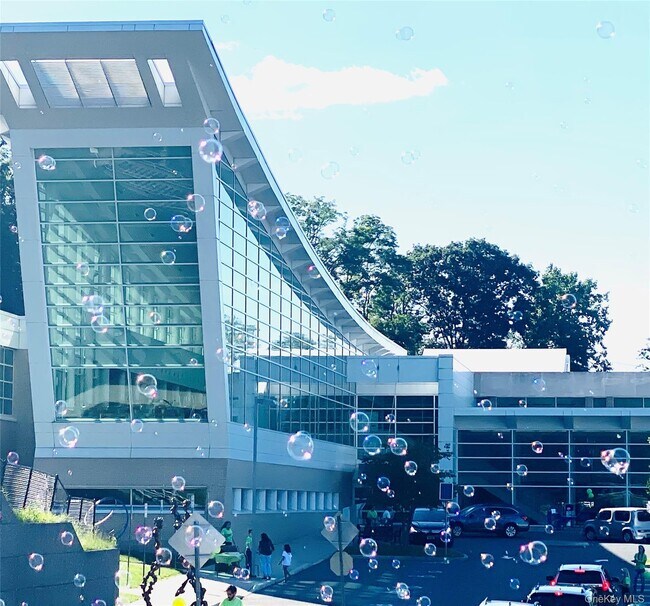 Building Photo - 555 Central Park Ave