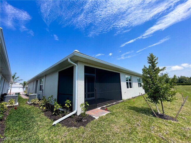 Building Photo - 1050 Enbrook Lp
