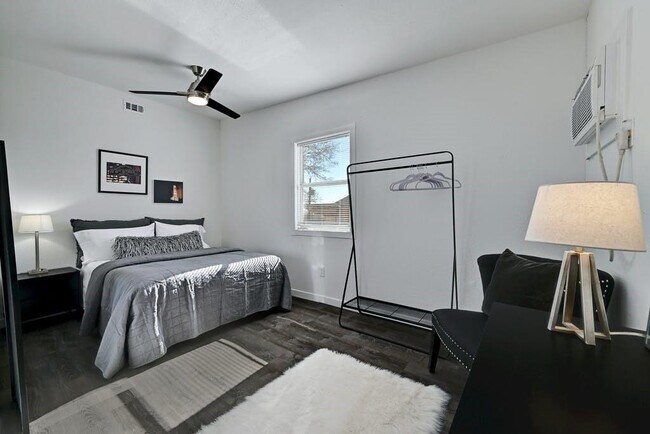 Building Photo - 5210 Rogers Ln