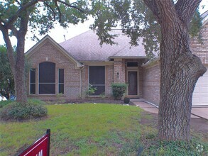 Building Photo - 17826 Scenic Oaks Dr