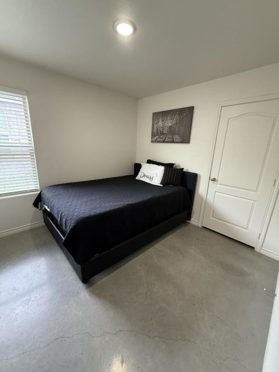 Building Photo - 6000 Harriet Tubman Ave