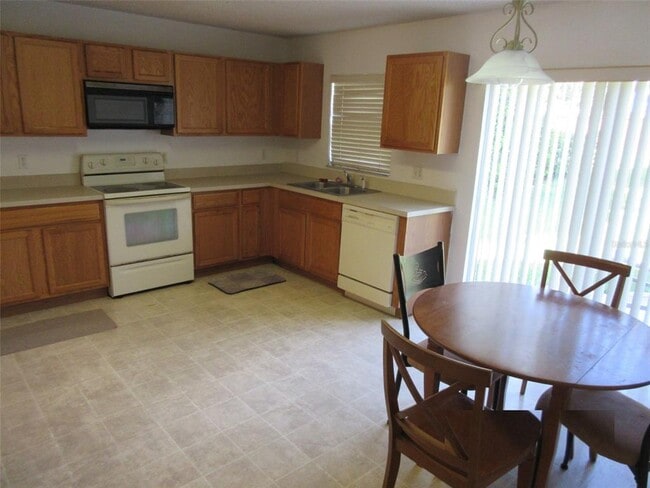 Building Photo - 926 Horseshoe Falls Dr
