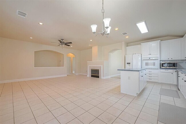 Building Photo - 9407 Dora Meadows Dr