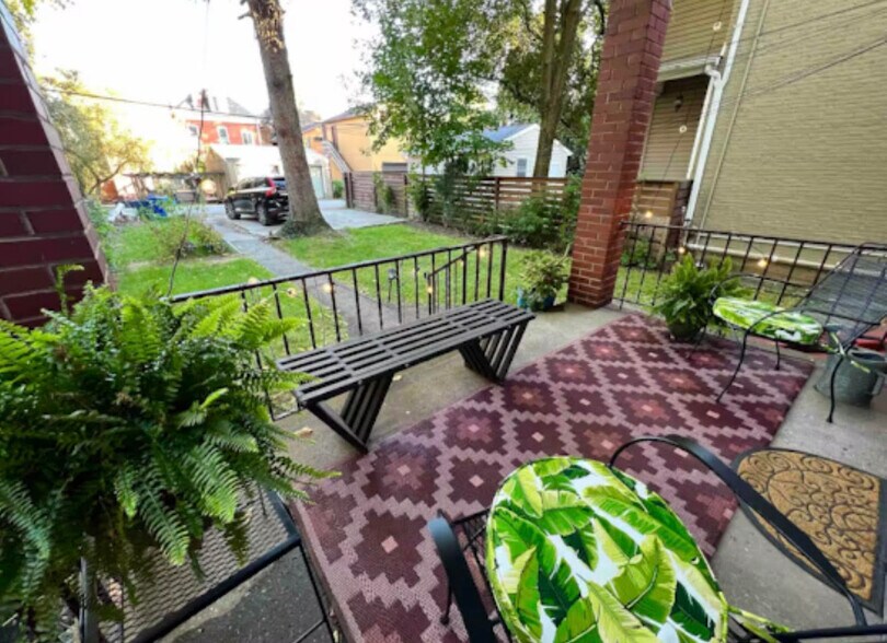 Building Photo - 822 N Euclid Ave