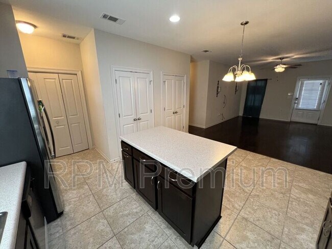 Building Photo - 8614 Forestwood Ave