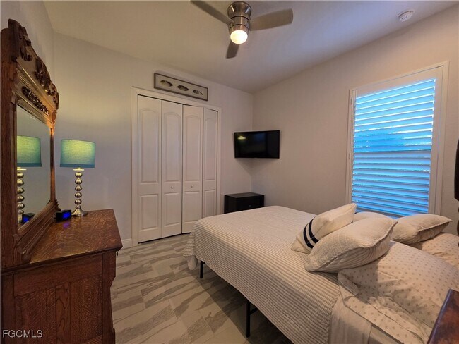 Building Photo - 1255 NW 38th Ave