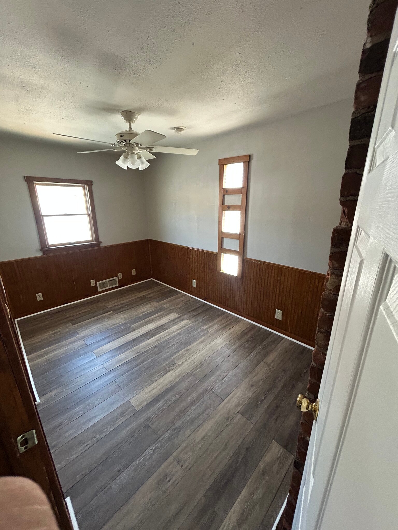 smaller bed - 142 Liberty St