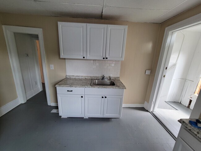 Building Photo - 423 Breckenridge St