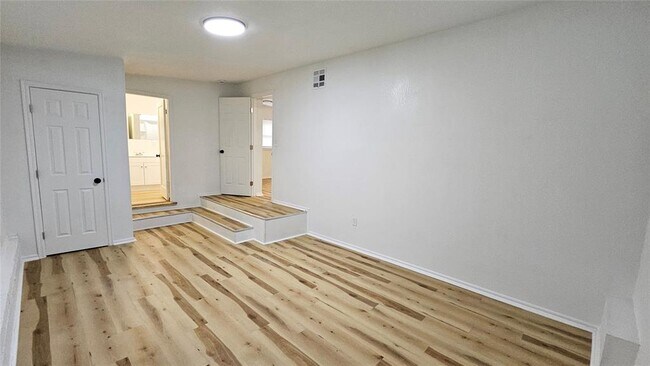 Building Photo - 4509 SE 26th St