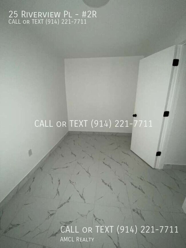 Building Photo - 25 Riverview Pl