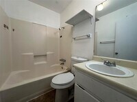 Building Photo - 1105 Westwood Ln