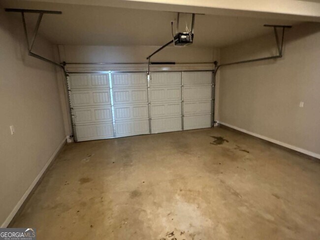 Building Photo - 495 Kirkland Dr